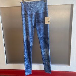 Beyond Yoga Smokeshow W legging- size small